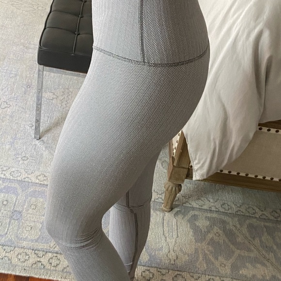 lululemon athletica Pants - Lululemon Leggings - Grey/Cream - Size 4